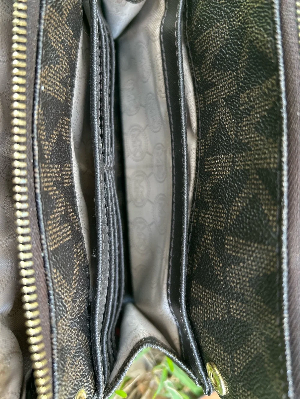 Michael Kors compact michael